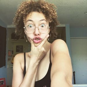 Meet your Posher, Sandra